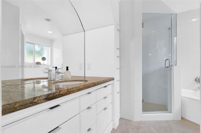 15588 SW 95th St, Miami, FL 33196