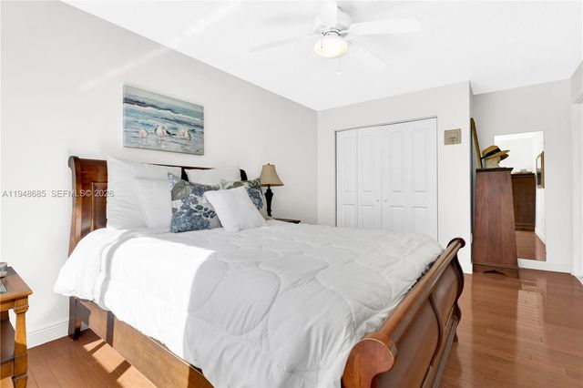 15588 SW 95th St, Miami, FL 33196