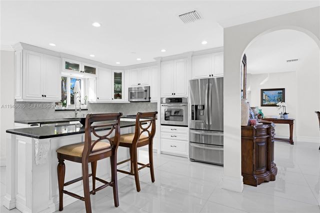 15588 SW 95th St, Miami, FL 33196