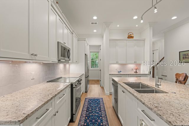 12 Creek Cove Ln, Hilton Head Island, SC 29926