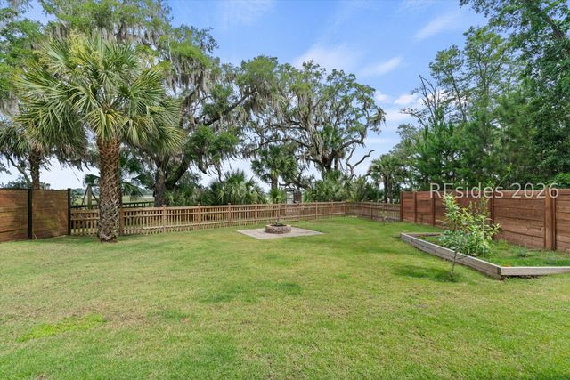 12 Creek Cove Ln, Hilton Head Island, SC 29926