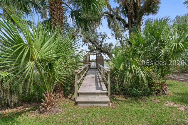 12 Creek Cove Ln, Hilton Head Island, SC 29926