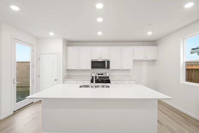 6558 E Madison Avenue, Fresno, CA 93727