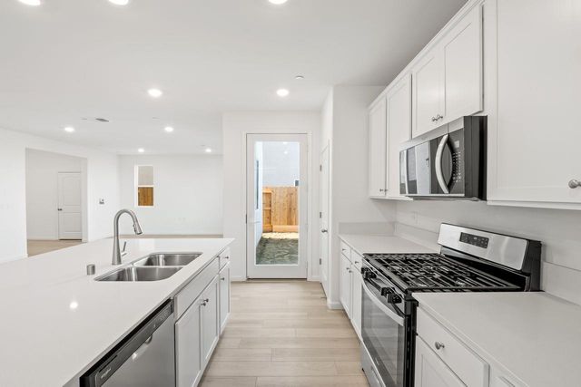 6558 E Madison Avenue, Fresno, CA 93727