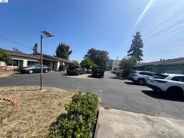 21335 Hathaway Ave, Hayward, CA 94541