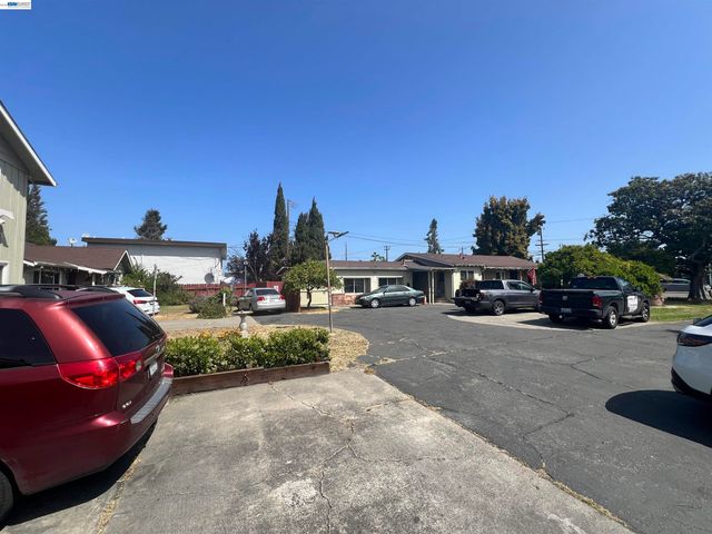 21335 Hathaway Ave, Hayward, CA 94541
