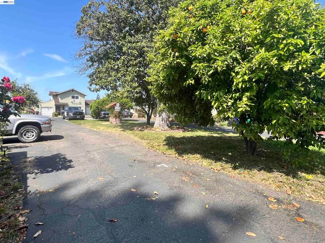 21335 Hathaway Ave, Hayward, CA 94541