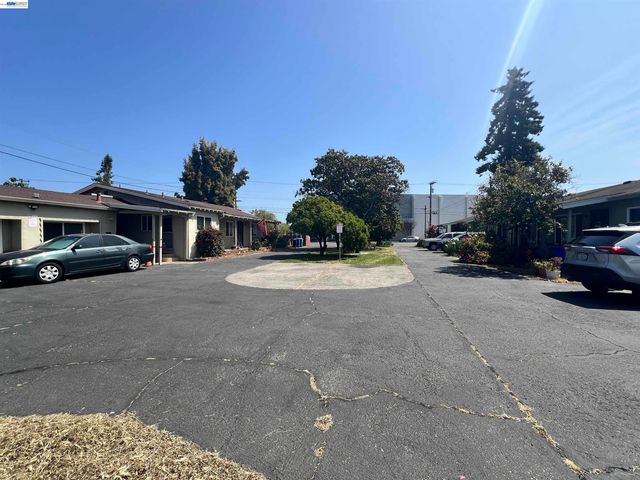 21335 Hathaway Ave, Hayward, CA 94541