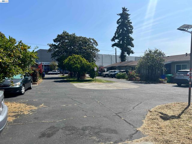 21335 Hathaway Ave, Hayward, CA 94541