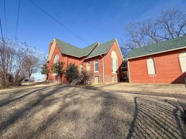 133 WASHINGTON AVE, Covington, TN 38019