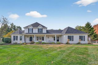 350 Woodmere Drive, St Charles, MO 63303