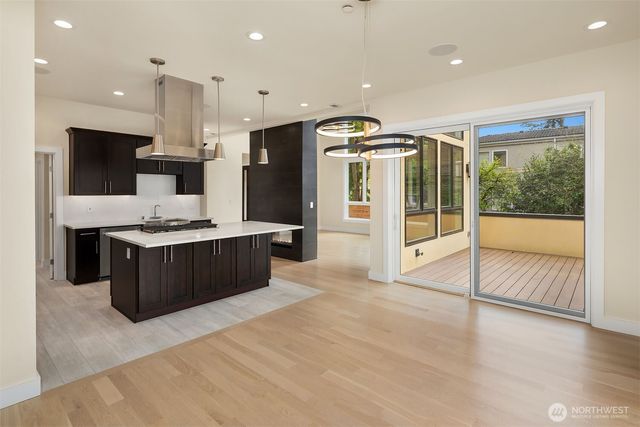 13327 Holmes Point Drive NE, Kirkland, WA 98034