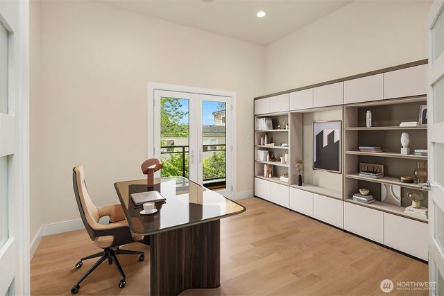 13327 Holmes Point Drive NE, Kirkland, WA 98034