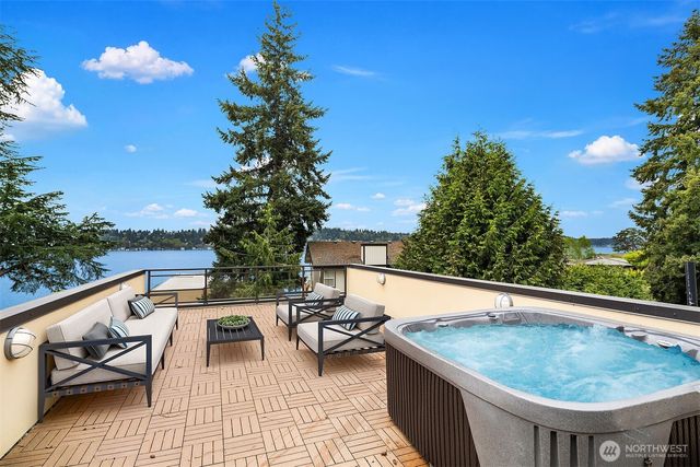 13327 Holmes Point Drive NE, Kirkland, WA 98034