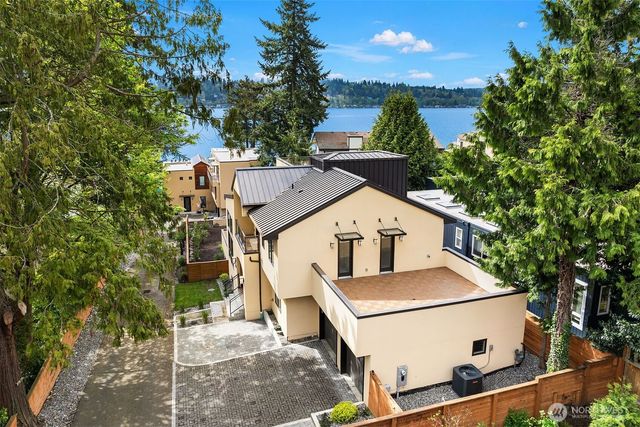 13327 Holmes Point Drive NE, Kirkland, WA 98034