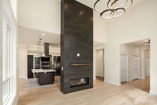 13327 Holmes Point Drive NE, Kirkland, WA 98034