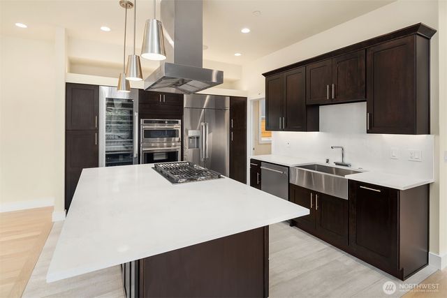 13327 Holmes Point Drive NE, Kirkland, WA 98034