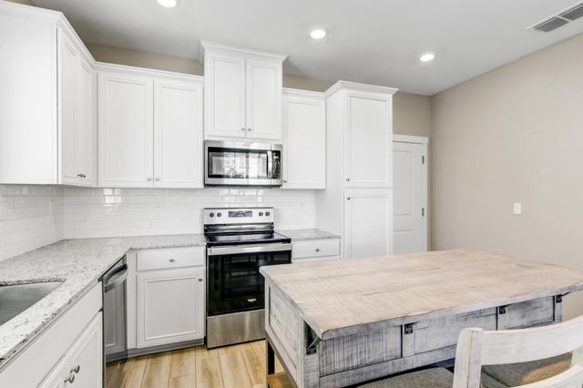 2990 Bowery Ln, Lincoln, CA 95648