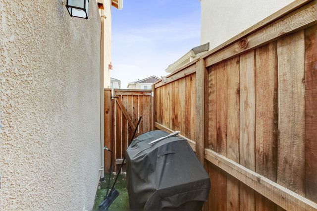 2990 Bowery Ln, Lincoln, CA 95648