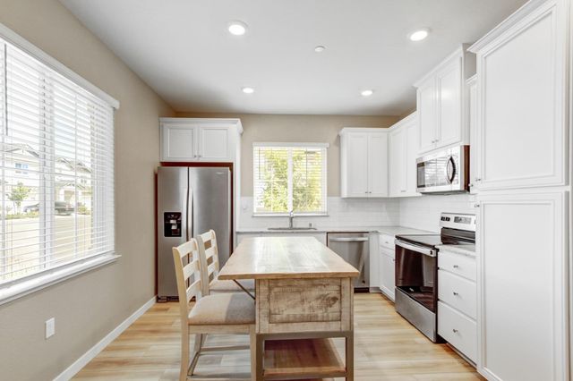 2990 Bowery Ln, Lincoln, CA 95648