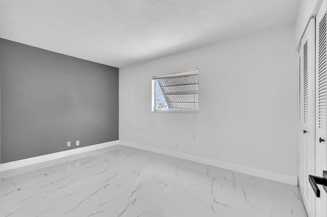 6812 NW 74th Place, Tamarac, FL 33321