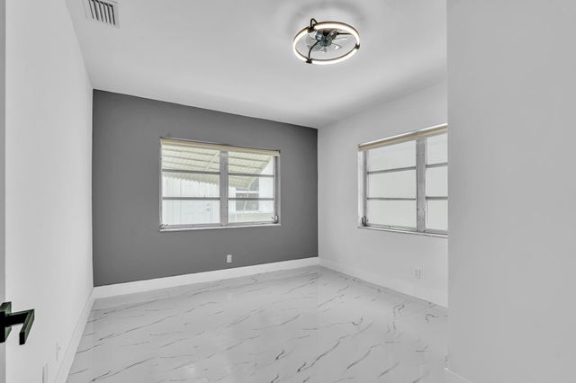 6812 NW 74th Place, Tamarac, FL 33321