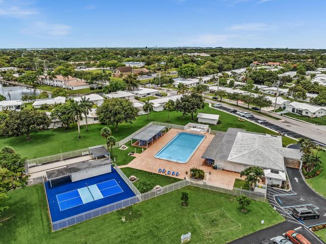 6812 NW 74th Place, Tamarac, FL 33321