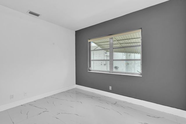 6812 NW 74th Place, Tamarac, FL 33321
