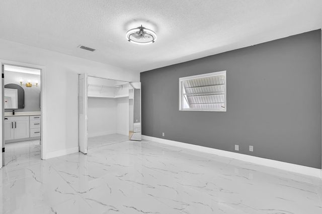 6812 NW 74th Place, Tamarac, FL 33321