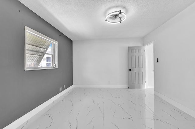 6812 NW 74th Place, Tamarac, FL 33321