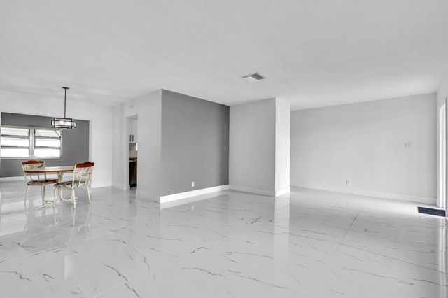 6812 NW 74th Place, Tamarac, FL 33321