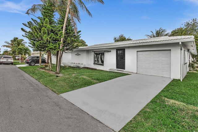 6812 NW 74th Place, Tamarac, FL 33321