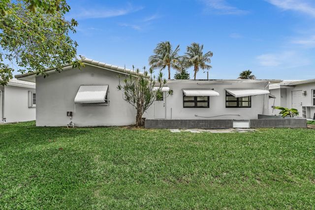6812 NW 74th Place, Tamarac, FL 33321