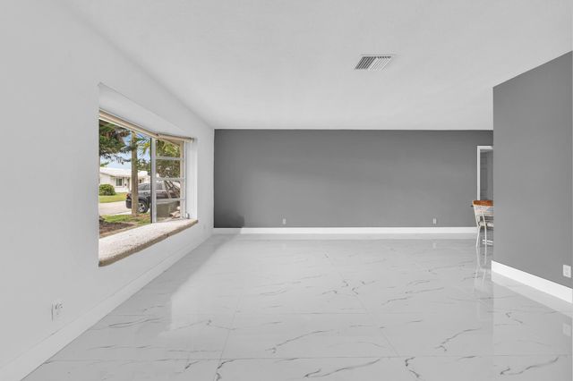 6812 NW 74th Place, Tamarac, FL 33321