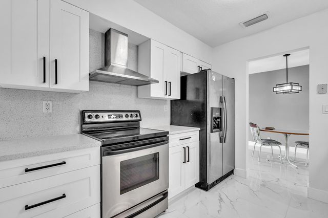 6812 NW 74th Place, Tamarac, FL 33321