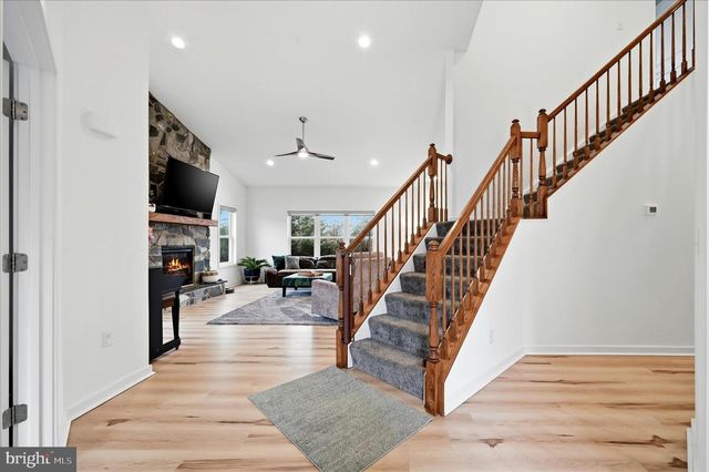 787 W MASTERS DR, Cross Junction, VA 22625