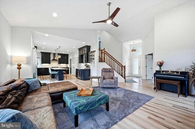 787 W MASTERS DR, Cross Junction, VA 22625