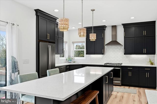 787 W MASTERS DR, Cross Junction, VA 22625