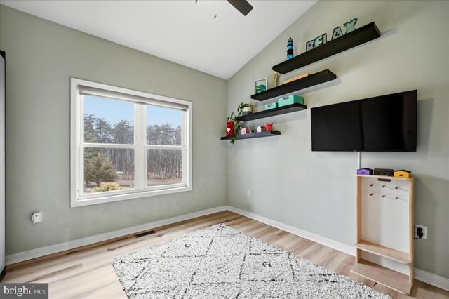 787 W MASTERS DR, Cross Junction, VA 22625