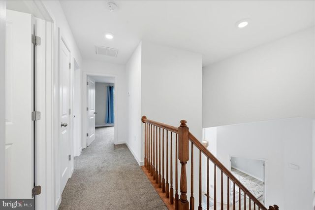 787 W MASTERS DR, Cross Junction, VA 22625