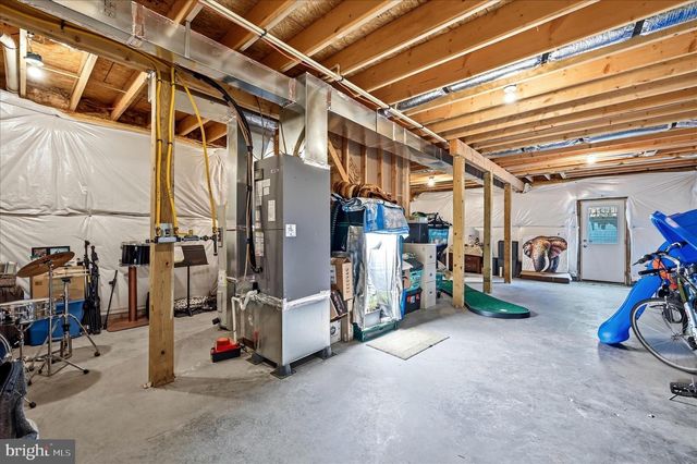 787 W MASTERS DR, Cross Junction, VA 22625