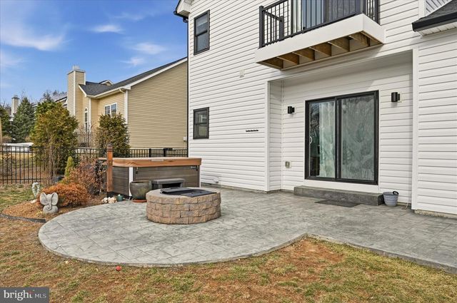 787 W MASTERS DR, Cross Junction, VA 22625