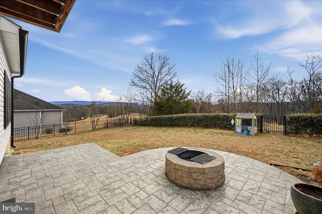 787 W MASTERS DR, Cross Junction, VA 22625