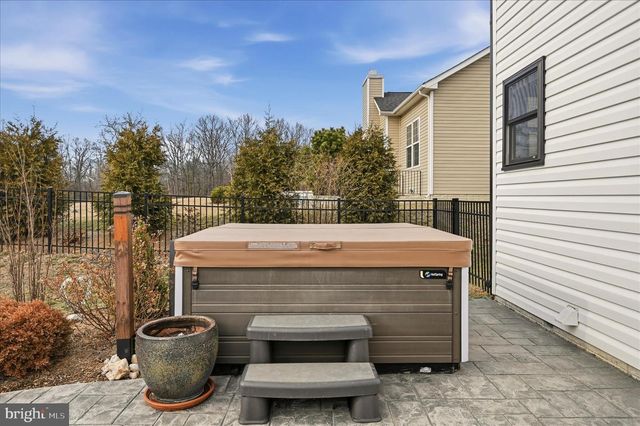 787 W MASTERS DR, Cross Junction, VA 22625