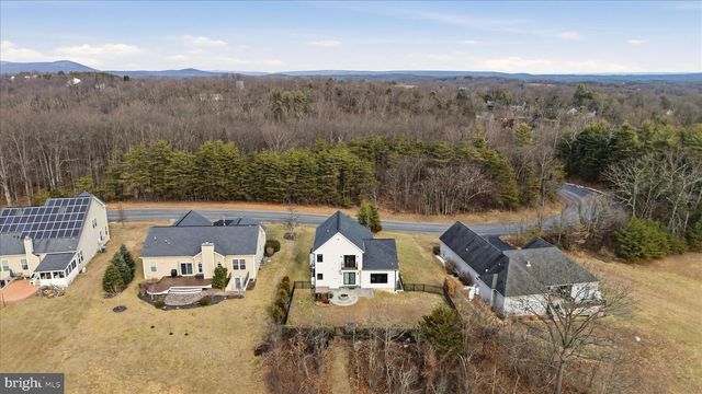 787 W MASTERS DR, Cross Junction, VA 22625