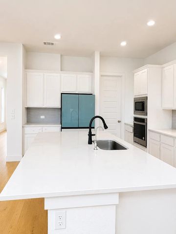 712 Pinnacle View DR, Georgetown, TX 78628