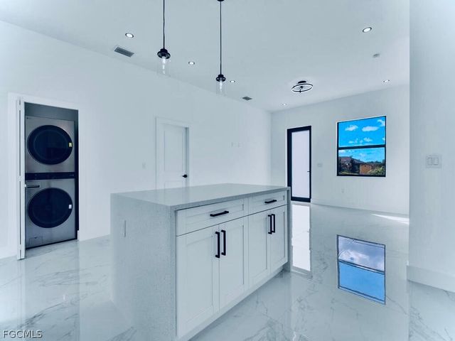 515 Croydon AVE S, Lehigh Acres, FL 33974