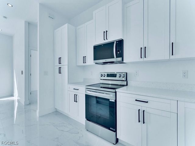 515 Croydon AVE S, Lehigh Acres, FL 33974