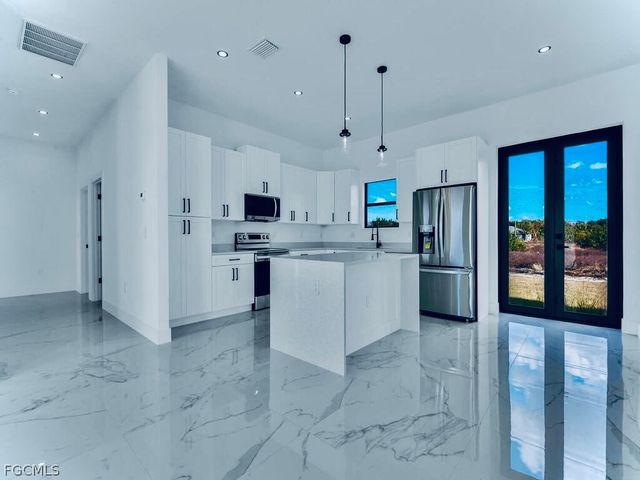 515 Croydon AVE S, Lehigh Acres, FL 33974