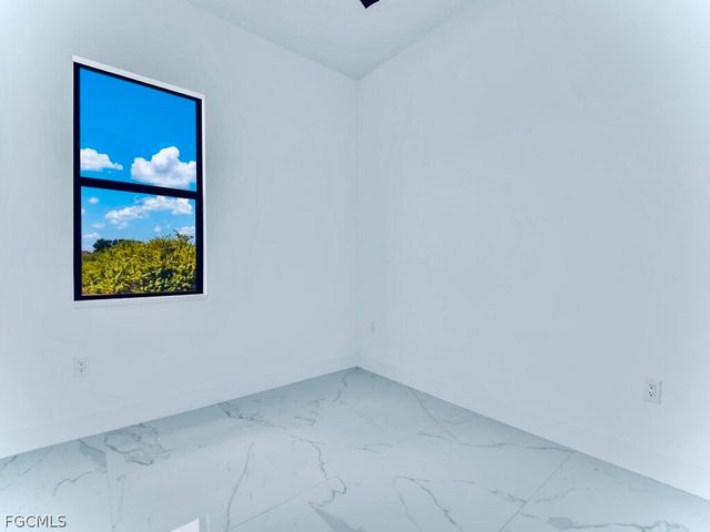 515 Croydon AVE S, Lehigh Acres, FL 33974